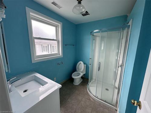 437 Niagara Boulevard, Fort Erie, ON - Indoor Photo Showing Bathroom