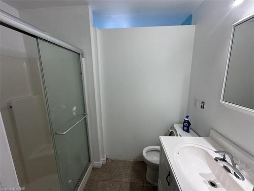 437 Niagara Boulevard, Fort Erie, ON - Indoor Photo Showing Bathroom