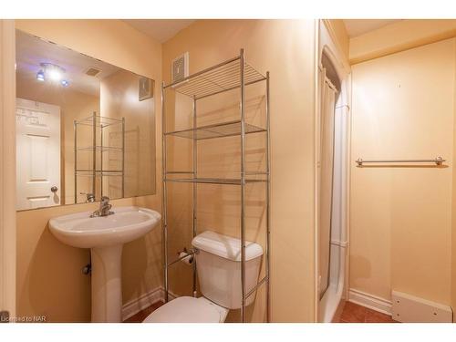 9-450 Nassau Street, Niagara-On-The-Lake, ON - Indoor Photo Showing Bathroom