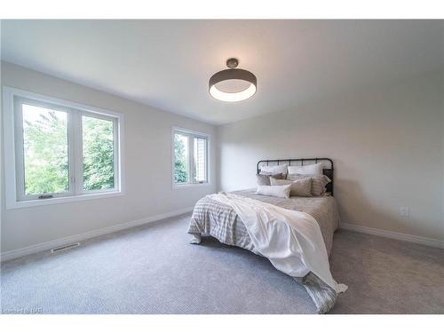 A-427 Vine Street, St. Catharines, ON - Indoor Photo Showing Bedroom