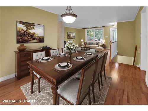 20 Settlers Court, Niagara-On-The-Lake, ON - Indoor Photo Showing Dining Room