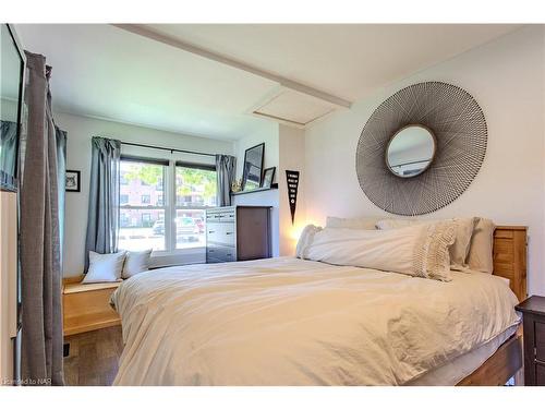 3912 Rebstock Road, Crystal Beach, ON - Indoor Photo Showing Bedroom