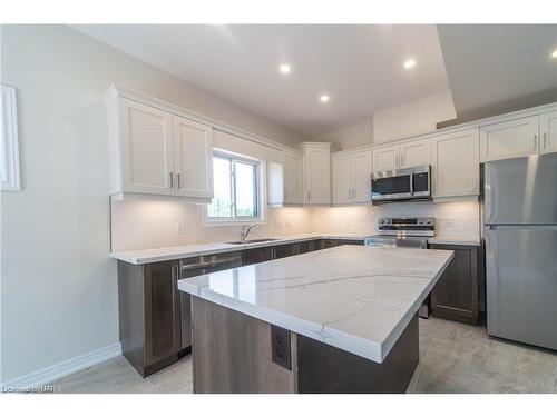 B-427 Vine Street, St. Catharines, ON - Indoor Photo Showing Kitchen With Stainless Steel Kitchen With Upgraded Kitchen