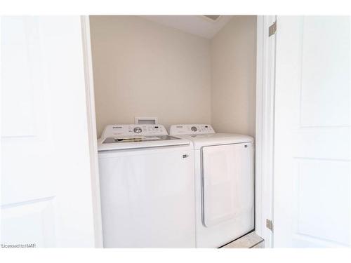 B-427 Vine Street, St. Catharines, ON - Indoor Photo Showing Laundry Room