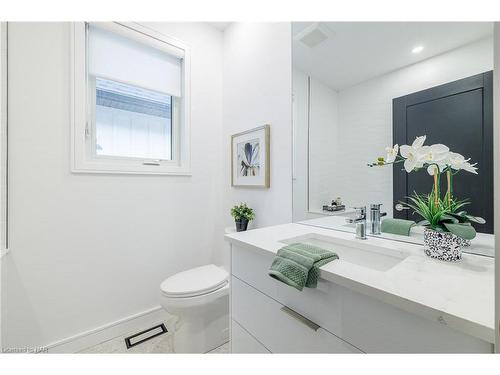 40 Ivy Crescent, Thorold, ON - Indoor Photo Showing Bathroom