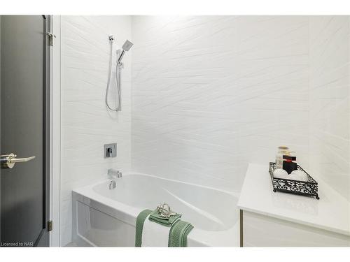 40 Ivy Crescent, Thorold, ON - Indoor Photo Showing Bathroom