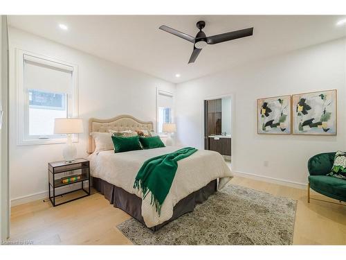 40 Ivy Crescent, Thorold, ON - Indoor Photo Showing Bedroom