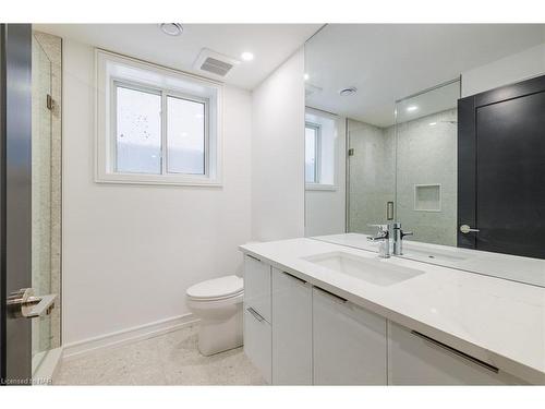 40 Ivy Crescent, Thorold, ON - Indoor Photo Showing Bathroom