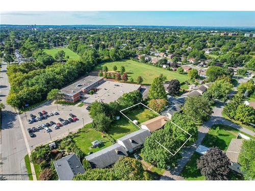 13 Draper Drive, St. Catharines, ON - Outdoor With View