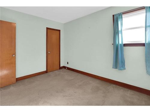 13 Draper Drive, St. Catharines, ON - Indoor Photo Showing Other Room