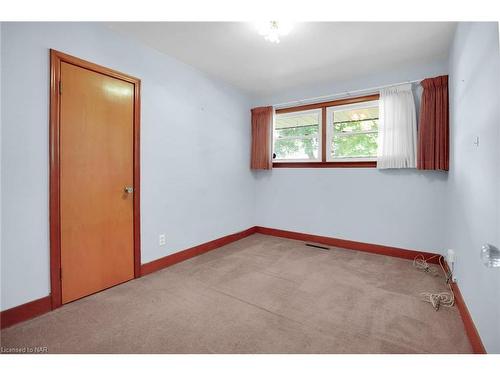 13 Draper Drive, St. Catharines, ON - Indoor Photo Showing Other Room