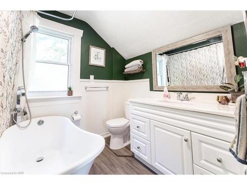 141 Princess Street, Port Colborne, ON - Indoor Photo Showing Bathroom