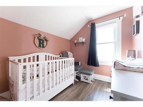 141 Princess Street, Port Colborne, ON - Indoor Photo Showing Bedroom