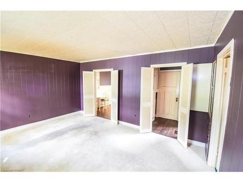 5 Alice Street, St. Catharines, ON - Indoor Photo Showing Bedroom