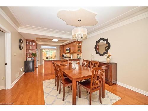 60 Bridgewater Court, Welland, ON - Indoor Photo Showing Dining Room