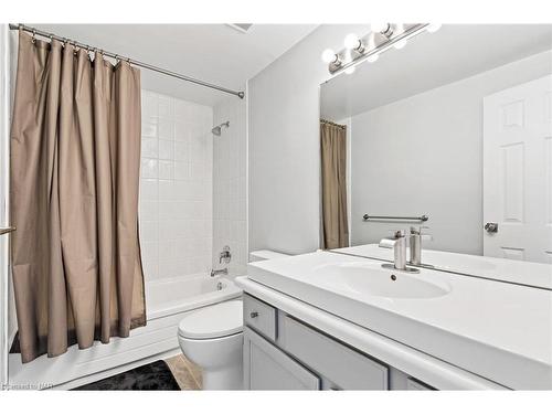 6262 Johnson Drive, Niagara Falls, ON - Indoor Photo Showing Bathroom