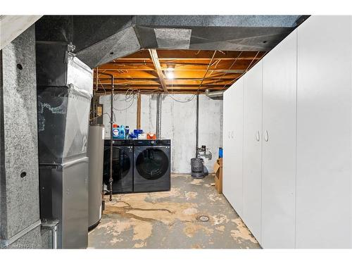 6262 Johnson Drive, Niagara Falls, ON - Indoor Photo Showing Basement