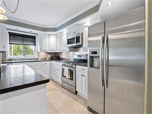 2206 Stevensville Road, Stevensville, ON - Indoor Photo Showing Kitchen