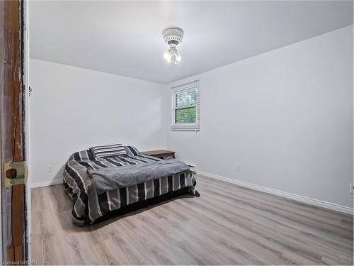 2206 Stevensville Road, Stevensville, ON - Indoor Photo Showing Bedroom