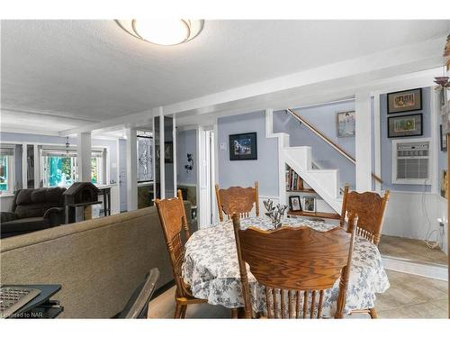 2 Auditorium Circle, Grimsby, ON - Indoor Photo Showing Dining Room