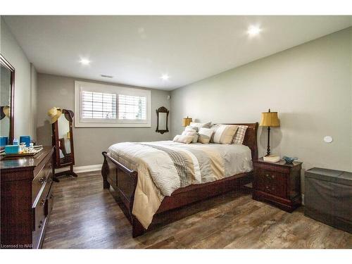 62-3232 Montrose Road, Niagara Falls, ON - Indoor Photo Showing Bedroom