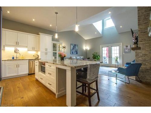 62-3232 Montrose Road, Niagara Falls, ON - Indoor Photo Showing Kitchen With Upgraded Kitchen