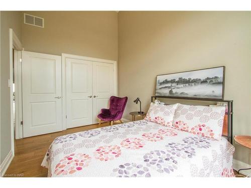 62-3232 Montrose Road, Niagara Falls, ON - Indoor Photo Showing Bedroom