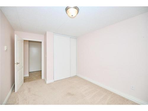 113-4658 Drummond Road, Niagara Falls, ON - Indoor Photo Showing Other Room