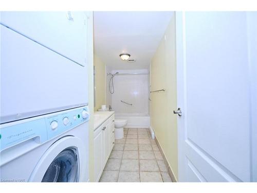 113-4658 Drummond Road, Niagara Falls, ON - Indoor Photo Showing Laundry Room