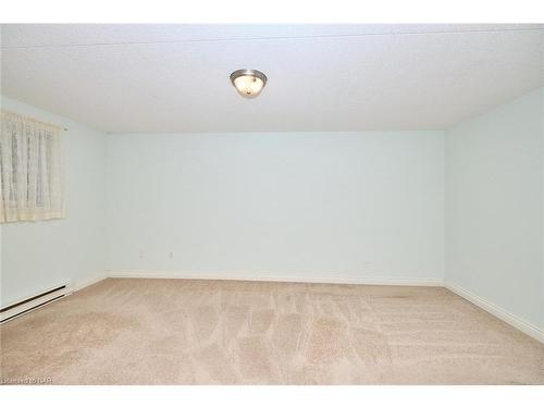 113-4658 Drummond Road, Niagara Falls, ON - Indoor Photo Showing Other Room