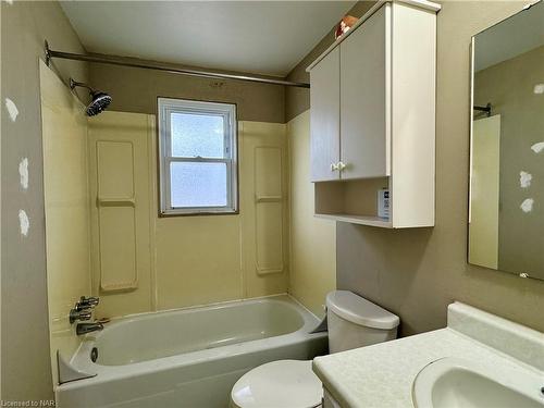 58-131 Rockwood Avenue, St. Catharines, ON - Indoor Photo Showing Bathroom