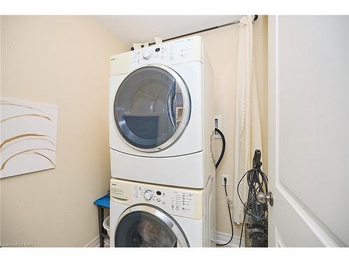 114 Wallace Avenue S, Welland, ON - Indoor Photo Showing Laundry Room