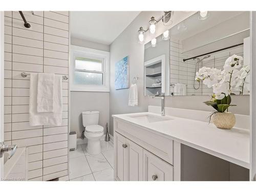 20 Stanley Street, St. Catharines, ON - Indoor Photo Showing Bathroom