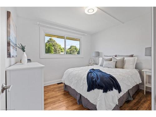 20 Stanley Street, St. Catharines, ON - Indoor Photo Showing Bedroom