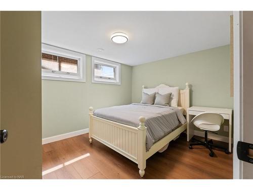 20 Stanley Street, St. Catharines, ON - Indoor Photo Showing Bedroom