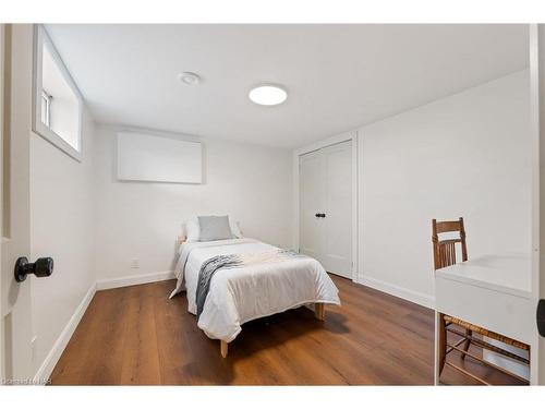 20 Stanley Street, St. Catharines, ON - Indoor Photo Showing Bedroom