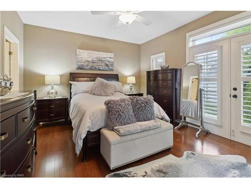 32 Pinot Trail, Niagara-On-The-Lake, ON - Indoor Photo Showing Bedroom