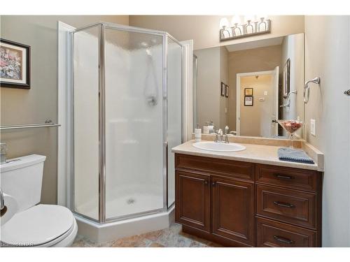 32 Pinot Trail, Niagara-On-The-Lake, ON - Indoor Photo Showing Bathroom