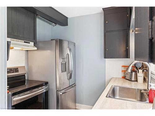 311 Highland Avenue, Fort Erie, ON - Indoor Photo Showing Kitchen