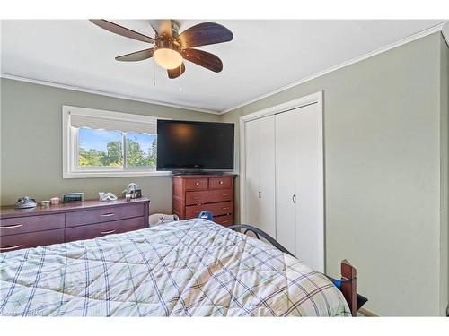 311 Highland Avenue, Fort Erie, ON - Indoor Photo Showing Bedroom