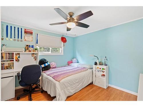 311 Highland Avenue, Fort Erie, ON - Indoor Photo Showing Bedroom