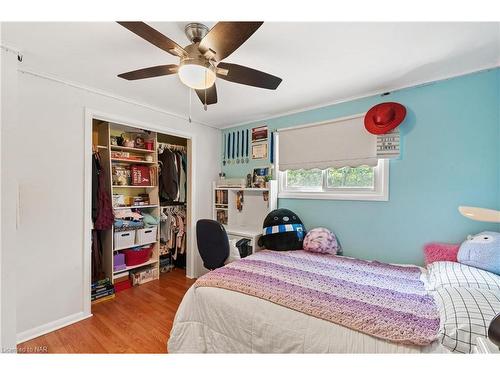 311 Highland Avenue, Fort Erie, ON - Indoor Photo Showing Bedroom