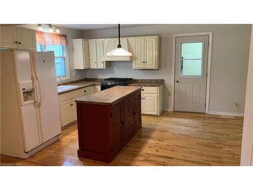 2891 Chippawa Road, Port Colborne, ON - Indoor Photo Showing Kitchen