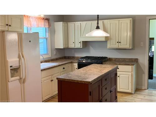 2891 Chippawa Road, Port Colborne, ON - Indoor Photo Showing Kitchen