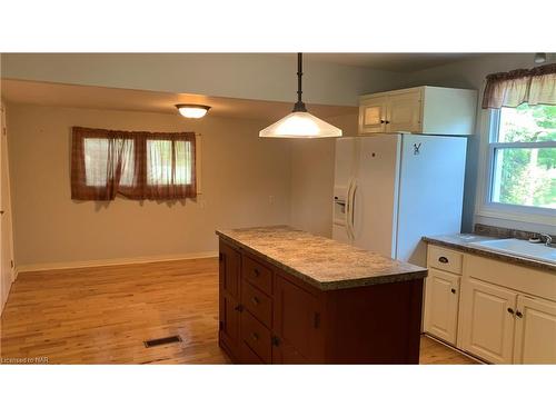 2891 Chippawa Road, Port Colborne, ON - Indoor Photo Showing Kitchen