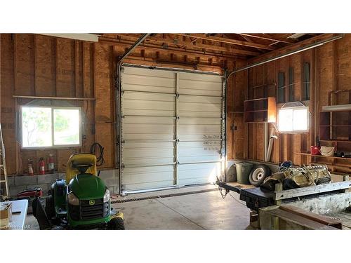 2891 Chippawa Road, Port Colborne, ON - Indoor Photo Showing Garage