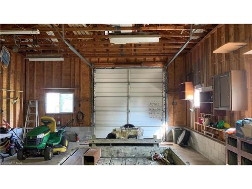 2891 Chippawa Road, Port Colborne, ON - Indoor Photo Showing Garage