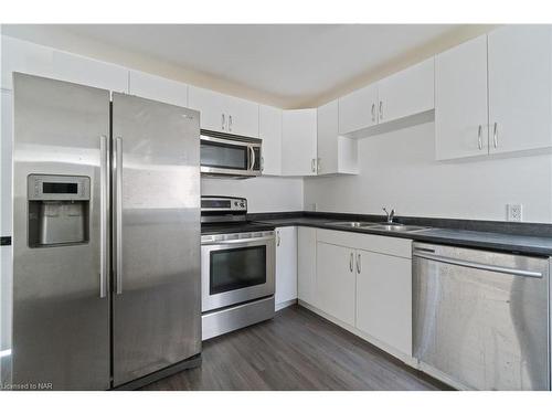 237 Mitchell Street, Port Colborne, ON - Indoor Photo Showing Kitchen