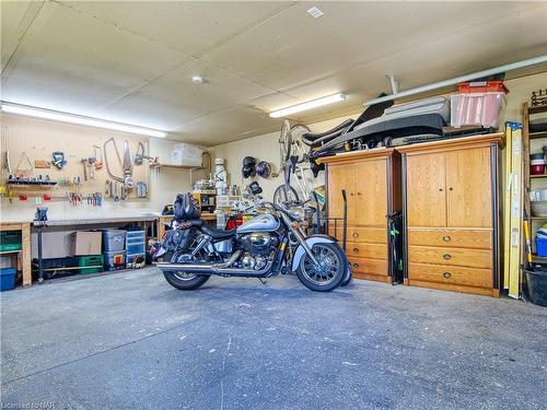 15 Stonegate Drive, St. Catharines, ON - Indoor Photo Showing Garage