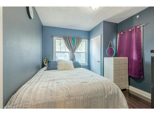 115 Pelham Road, St. Catharines, ON - Indoor Photo Showing Bedroom